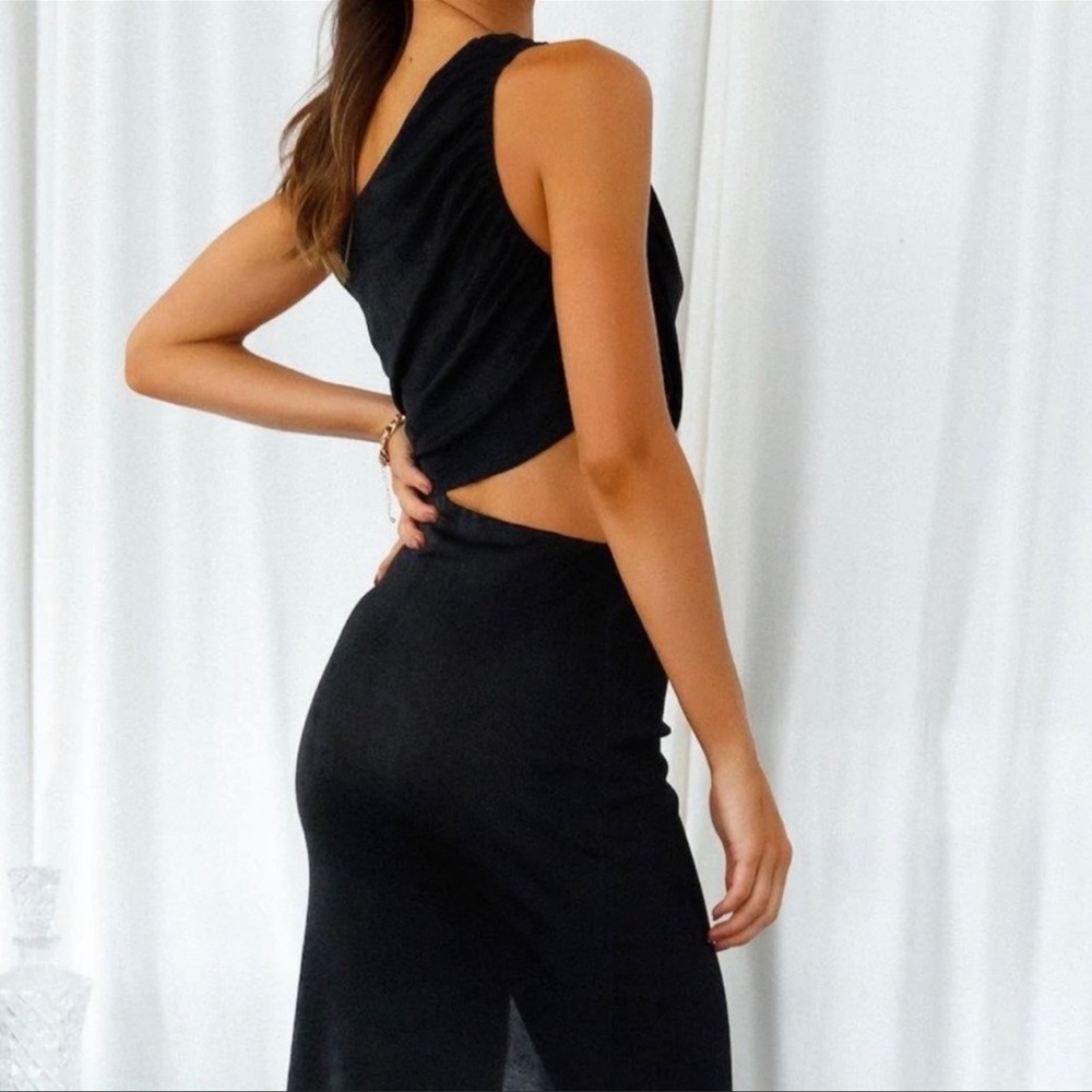 BLOCK IT OUT MIDI BLACK DRESS